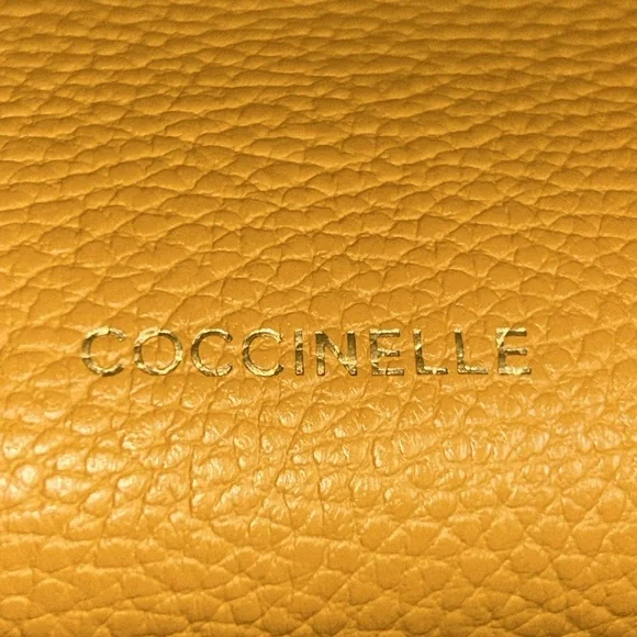 ✨Coccinelle Pebbled Leather Handbag/Crossbody✨NWT $365 - Picture 6 of 9